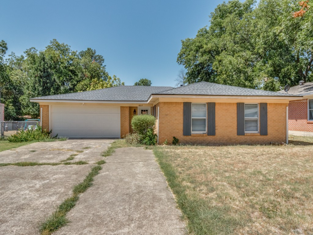807 W State Street Terrell TX 75160