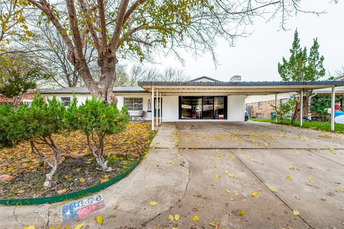 608 Thompson Drive Saginaw TX 76179