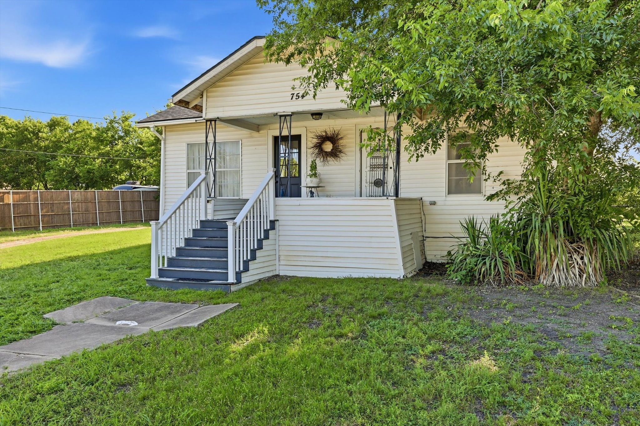 754 N Main Drive Van Alstyne TX 75495