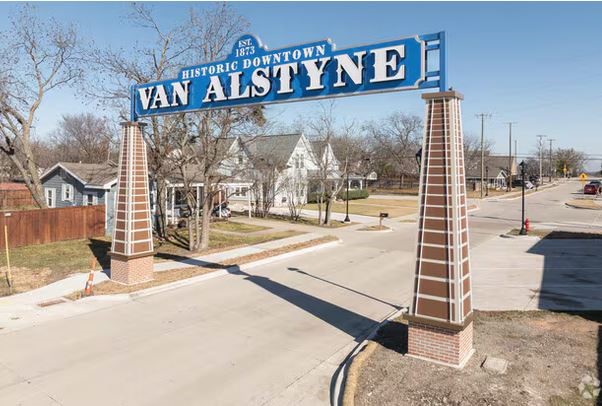 754 N Main Drive Van Alstyne TX 75495