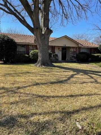 301 Brookview Drive Desoto TX 75115