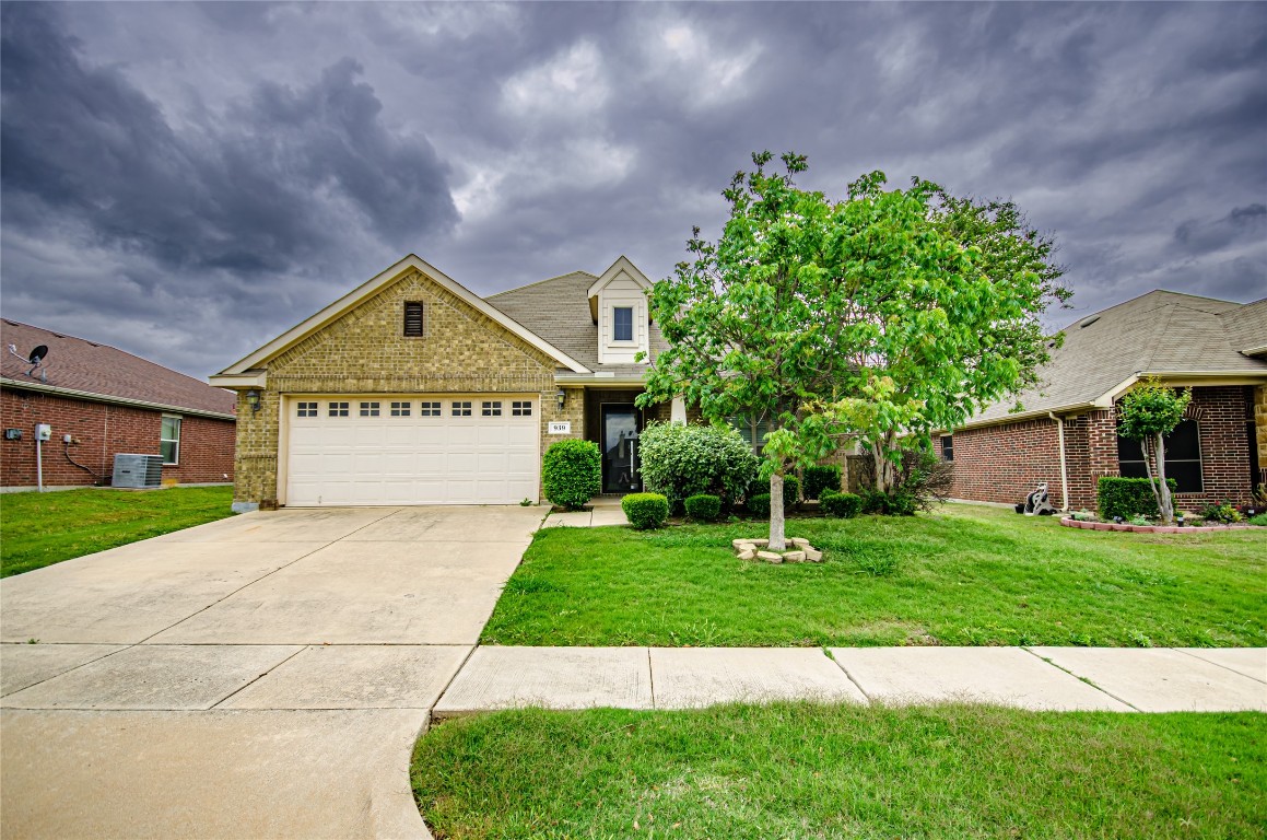 939 Mazatlan Drive Arlington TX 76002