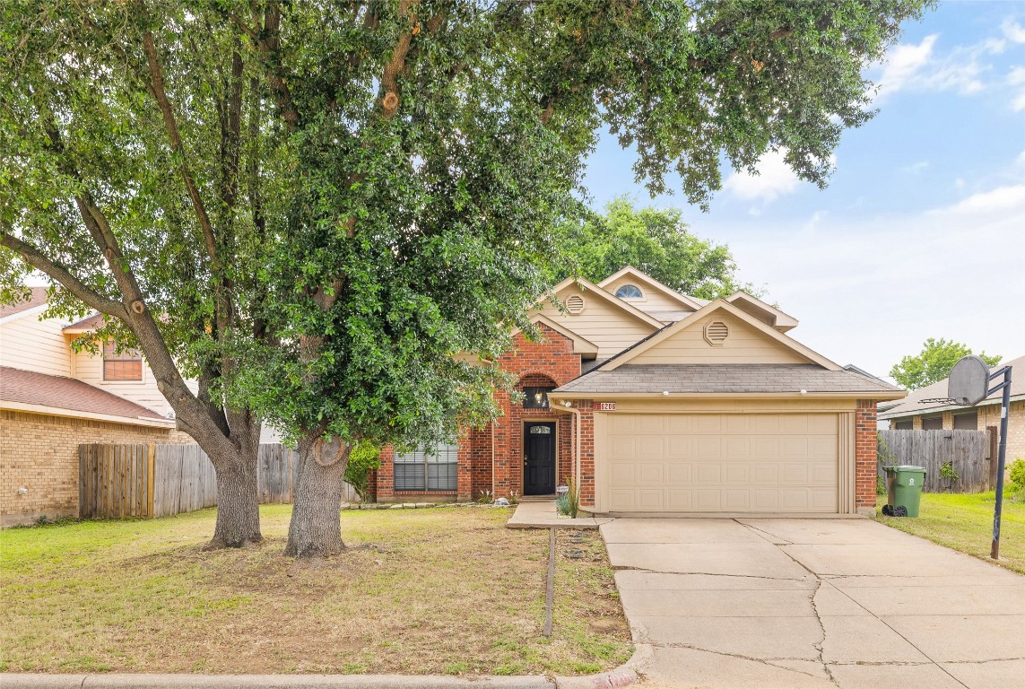 6206 Mercedes Drive Arlington TX 76001