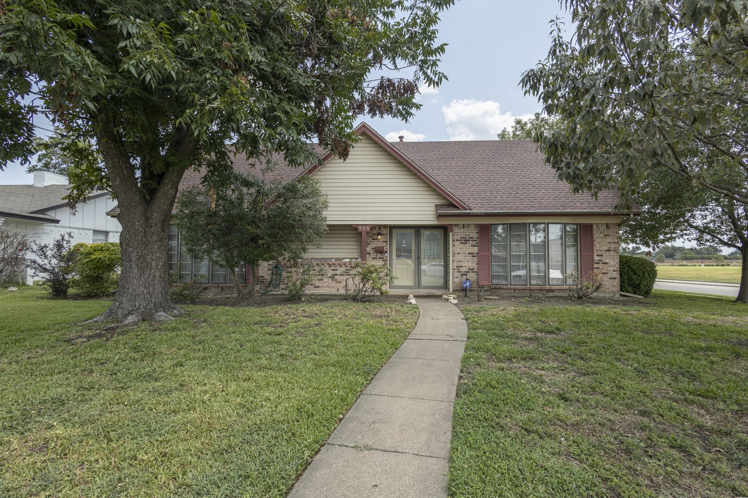 926 Chevy Chase Drive Garland TX 75043