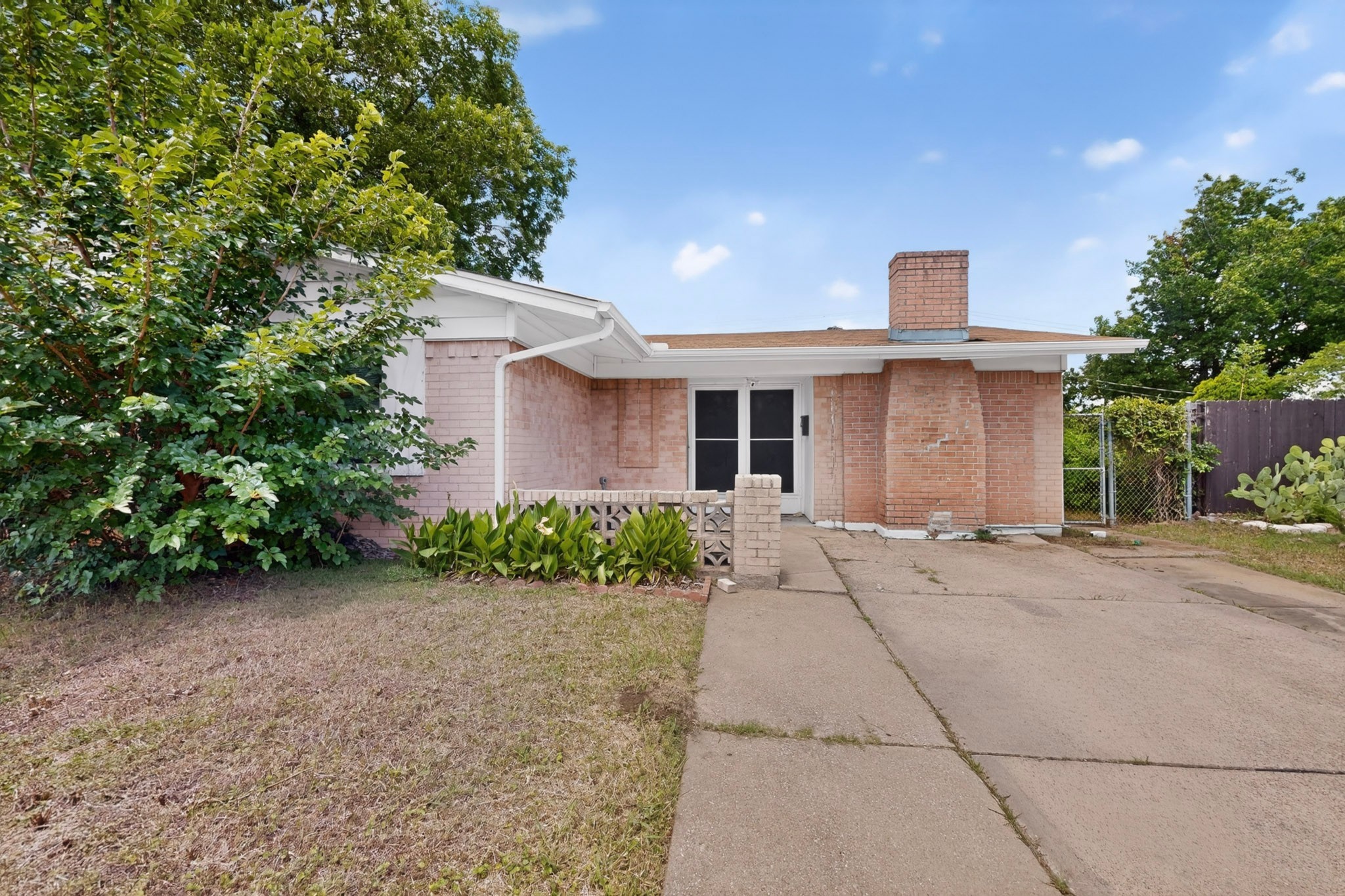 1802 Fairfax Lane Carrollton TX 75006