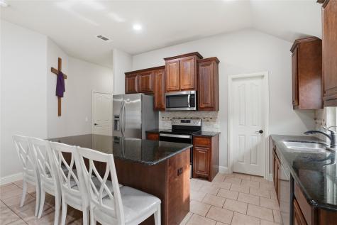 803 Lakeview Drive Alvarado TX 76009