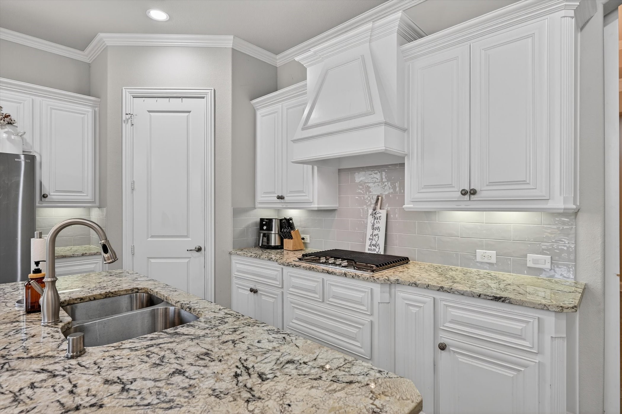 1129 Stonebridge Pass Gunter TX 75058