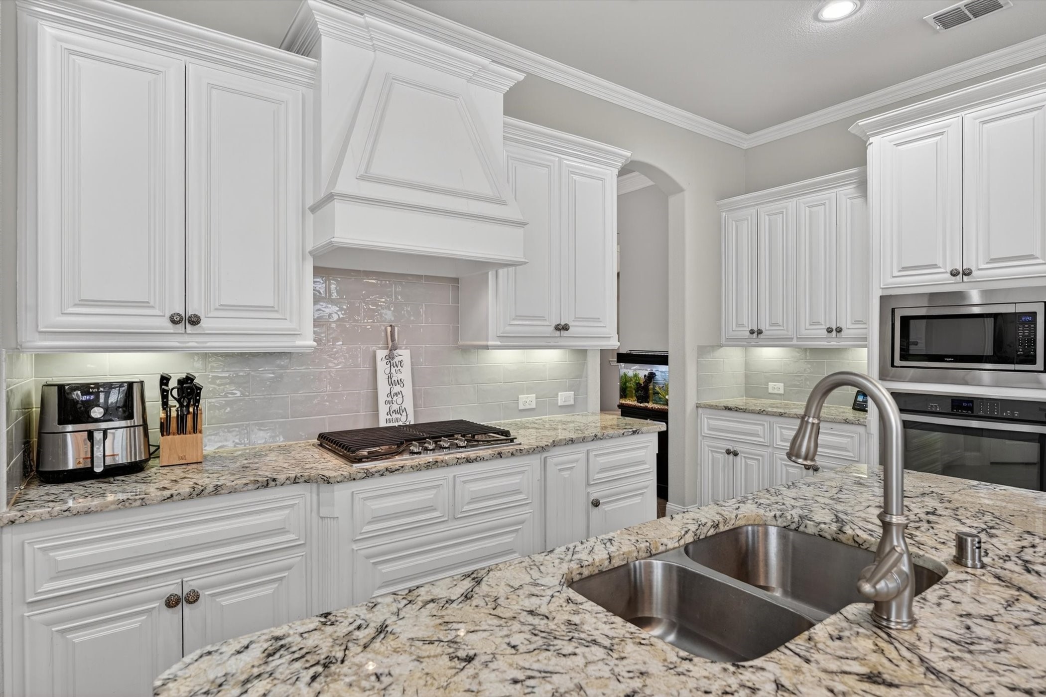 1129 Stonebridge Pass Gunter TX 75058