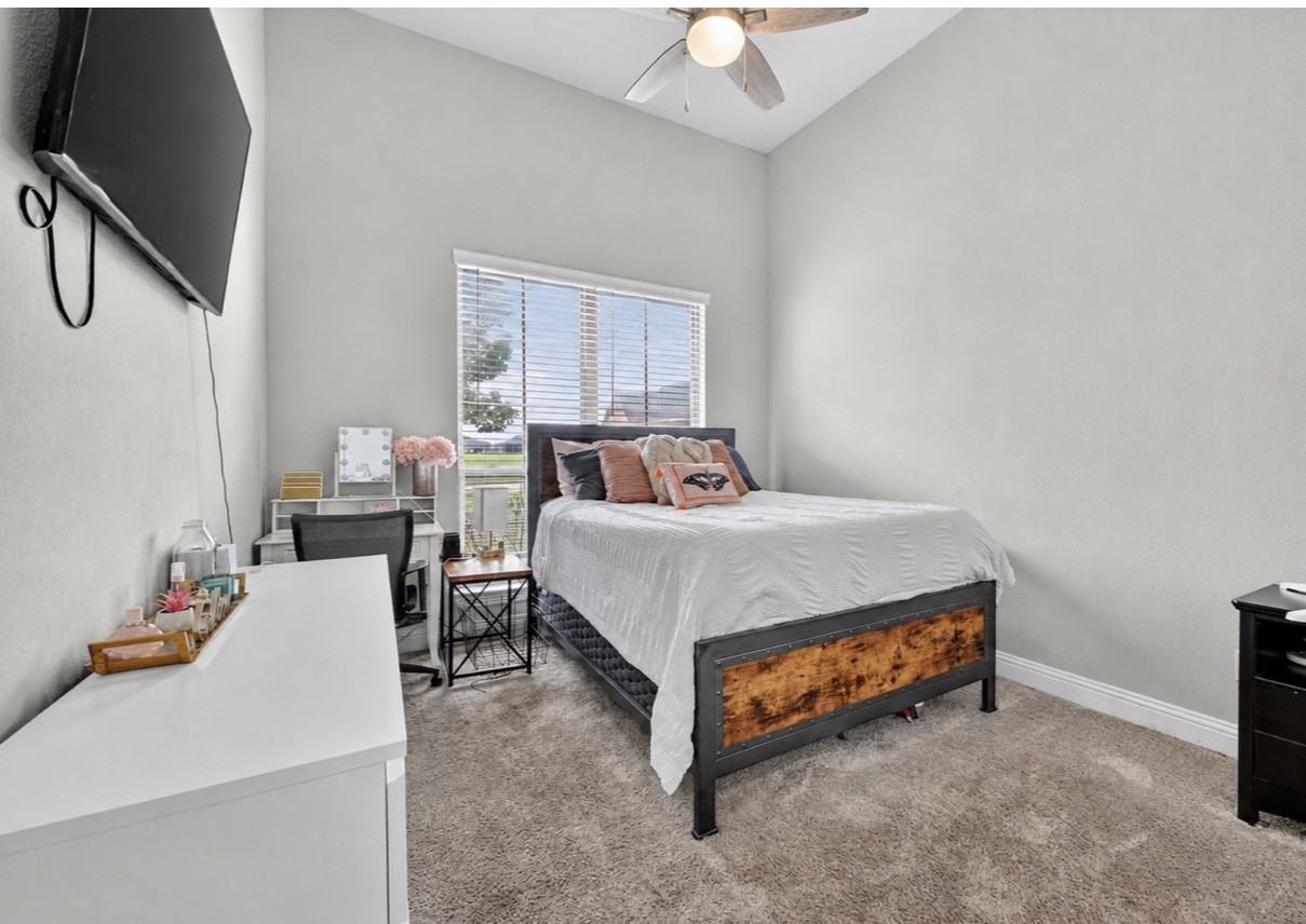 1129 Stonebridge Pass Gunter TX 75058