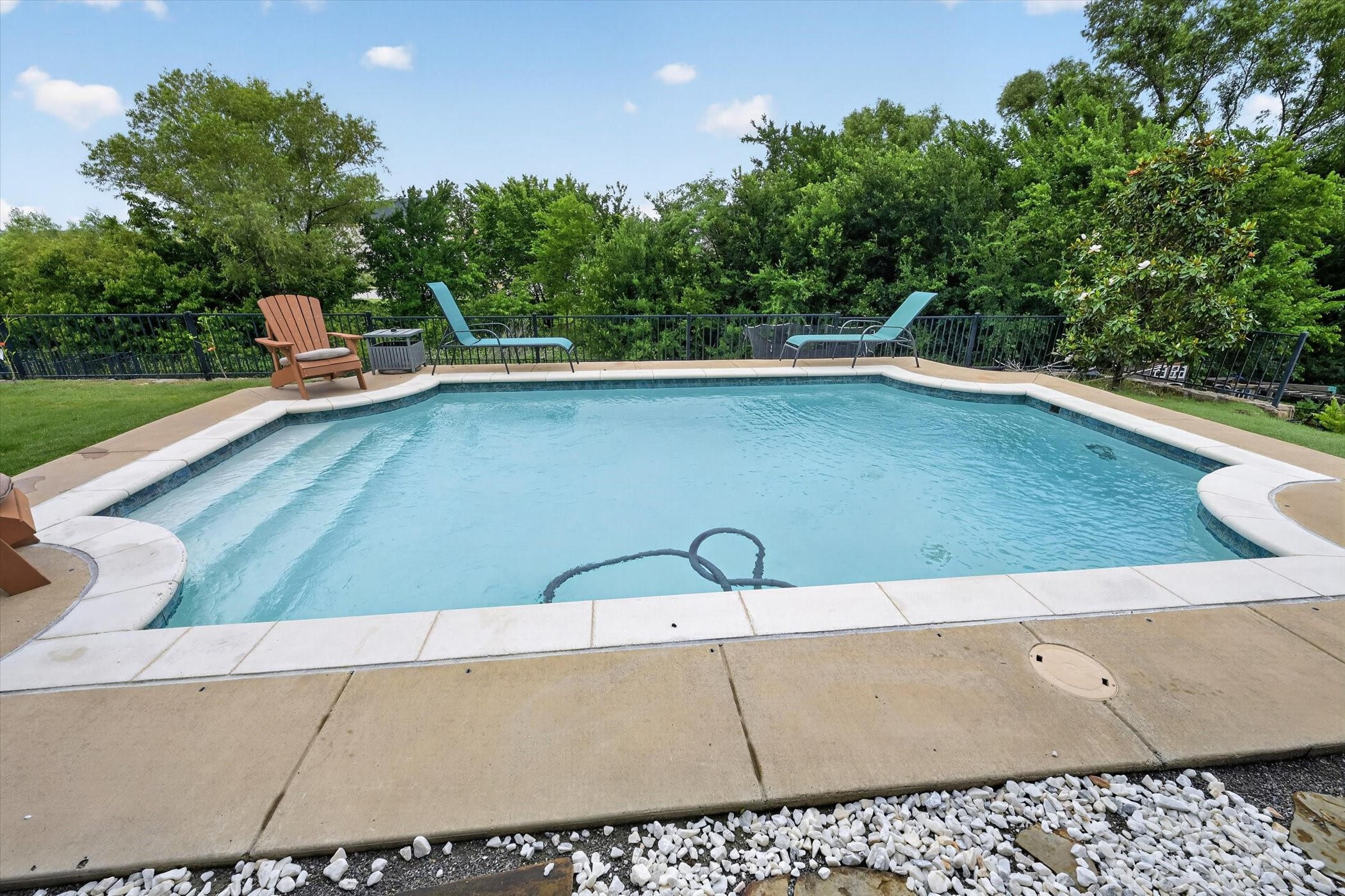1129 Stonebridge Pass Gunter TX 75058