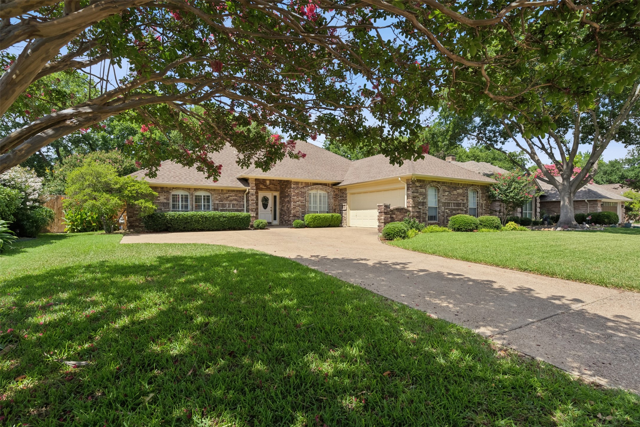 8208 Saddlebrook Drive Benbrook TX 76116