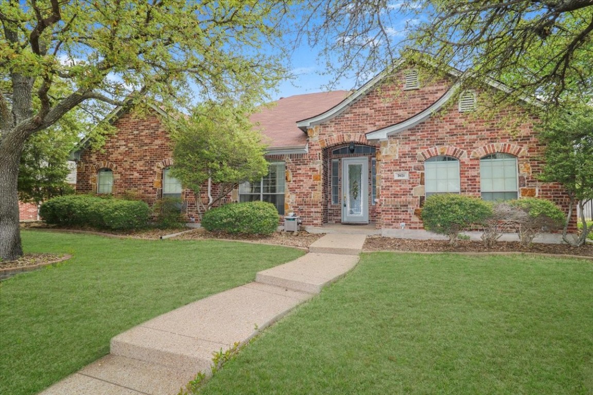 7021 Brierhollow Court Fort Worth TX 76132
