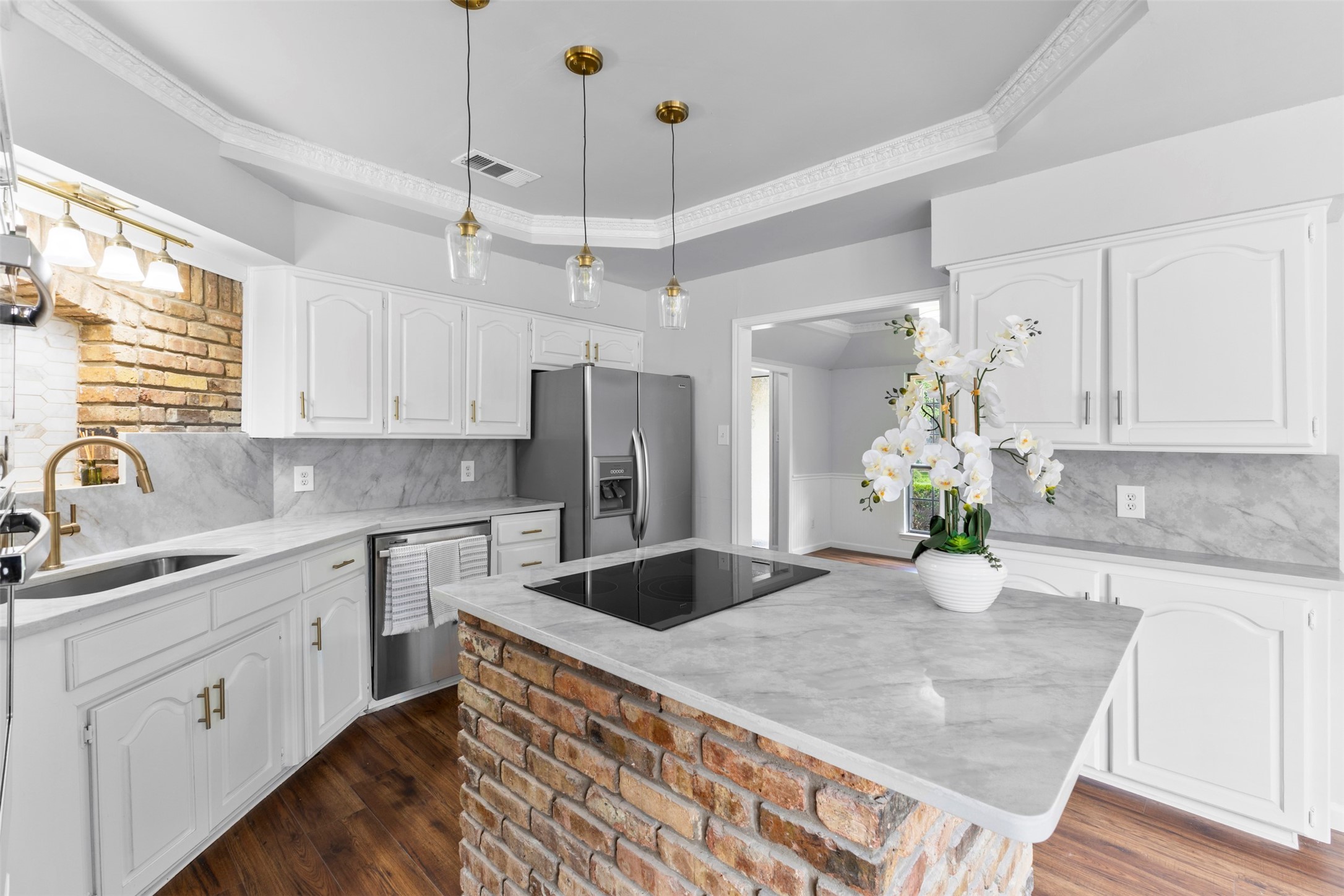 6501 Lake Side Circle North Richland Hills TX 76180
