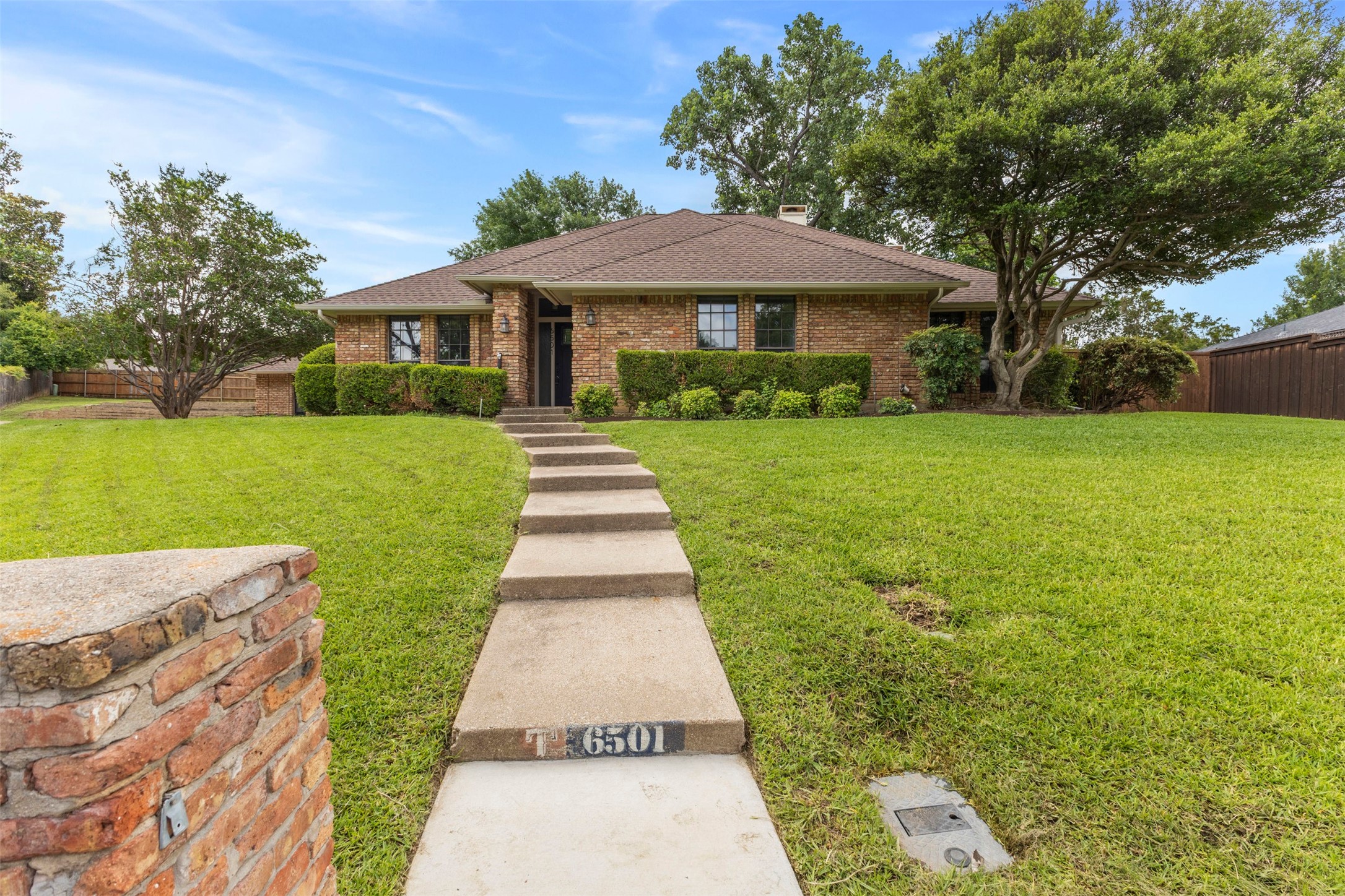 6501 Lake Side Circle North Richland Hills TX 76180