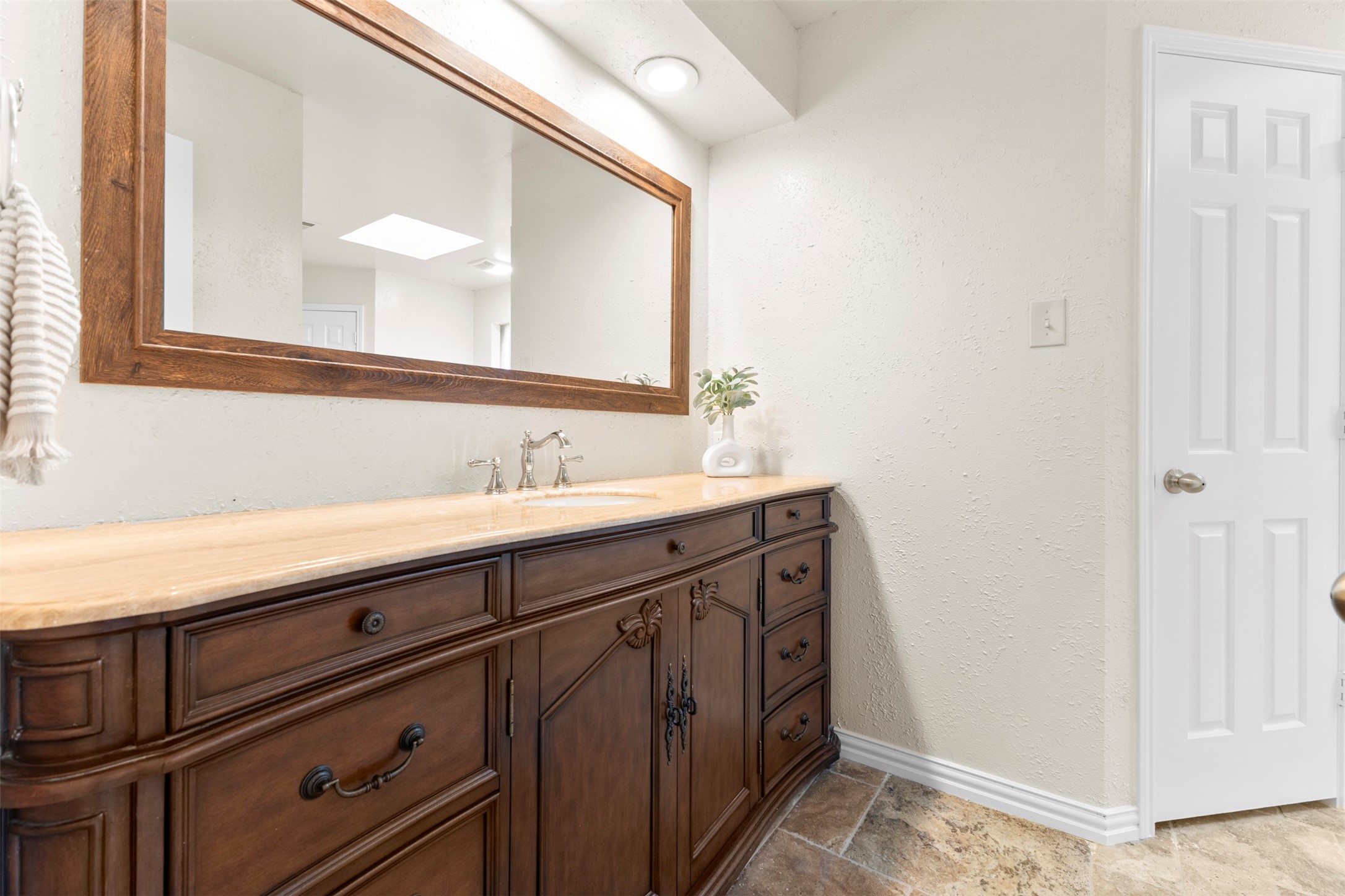 6501 Lake Side Circle North Richland Hills TX 76180