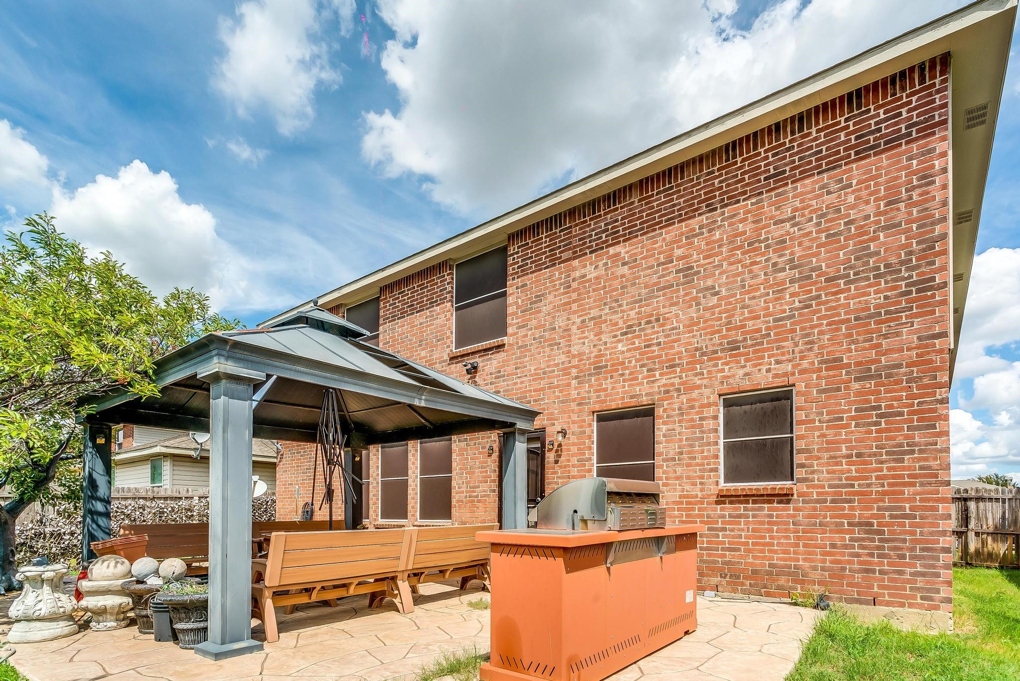 9008 Quarter Horse Lane Fort Worth TX 76123