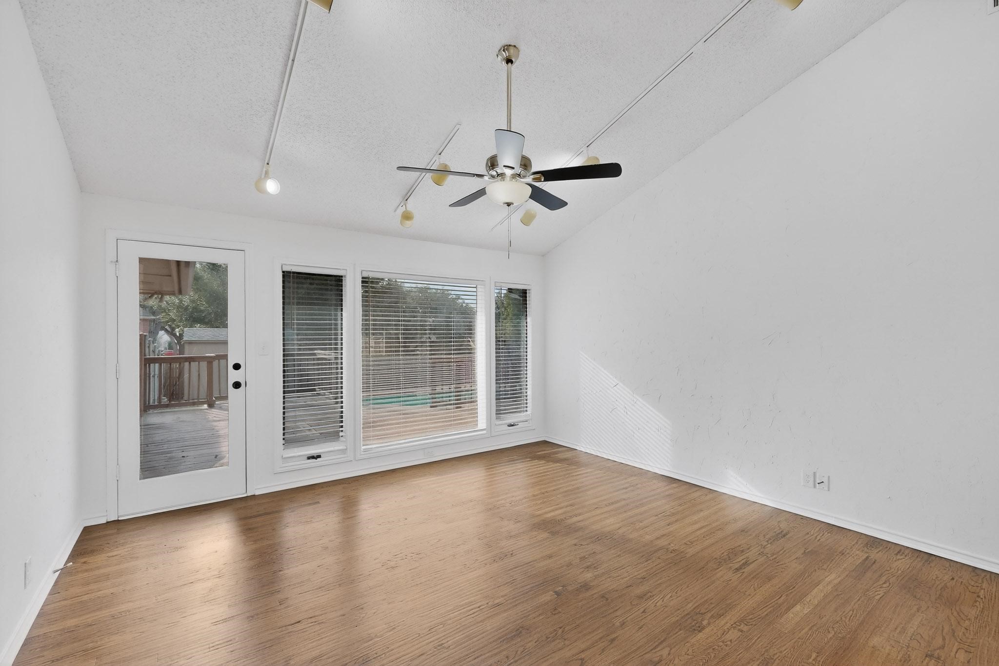 2712 Lincoln Drive Arlington TX 76006