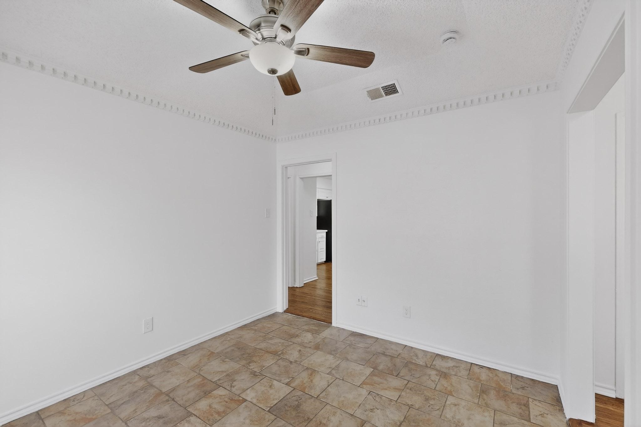 2712 Lincoln Drive Arlington TX 76006