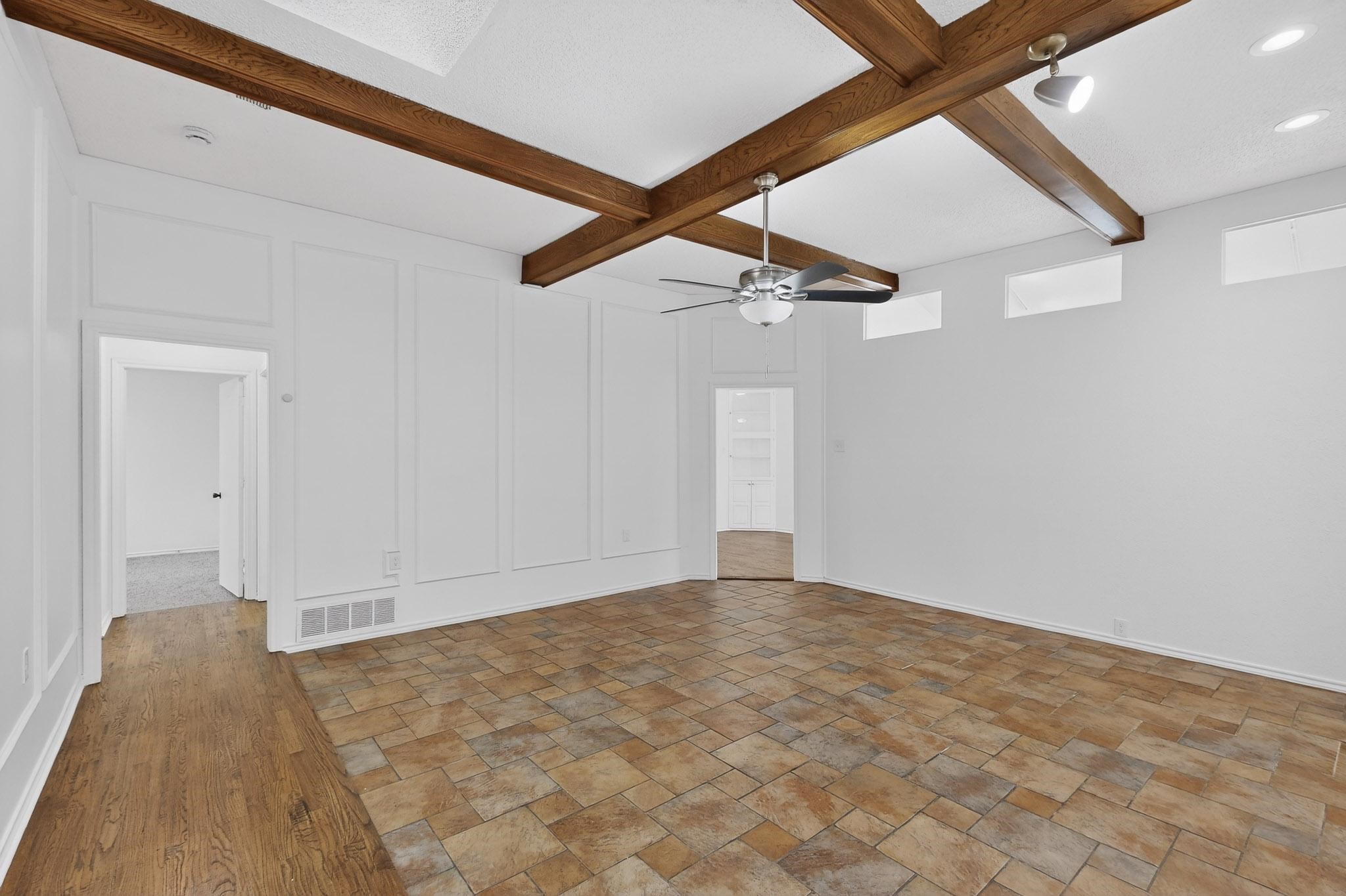 2712 Lincoln Drive Arlington TX 76006