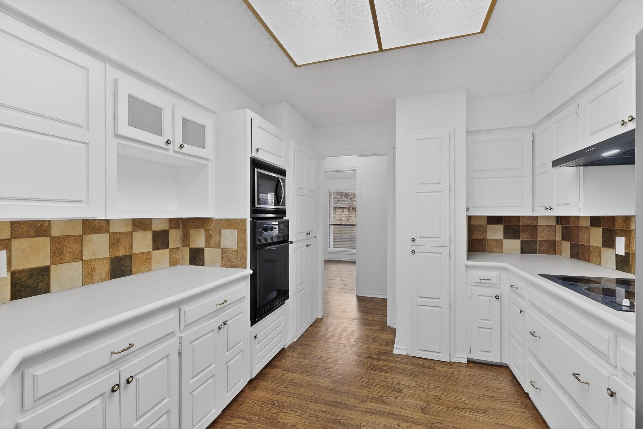 2712 Lincoln Drive Arlington TX 76006
