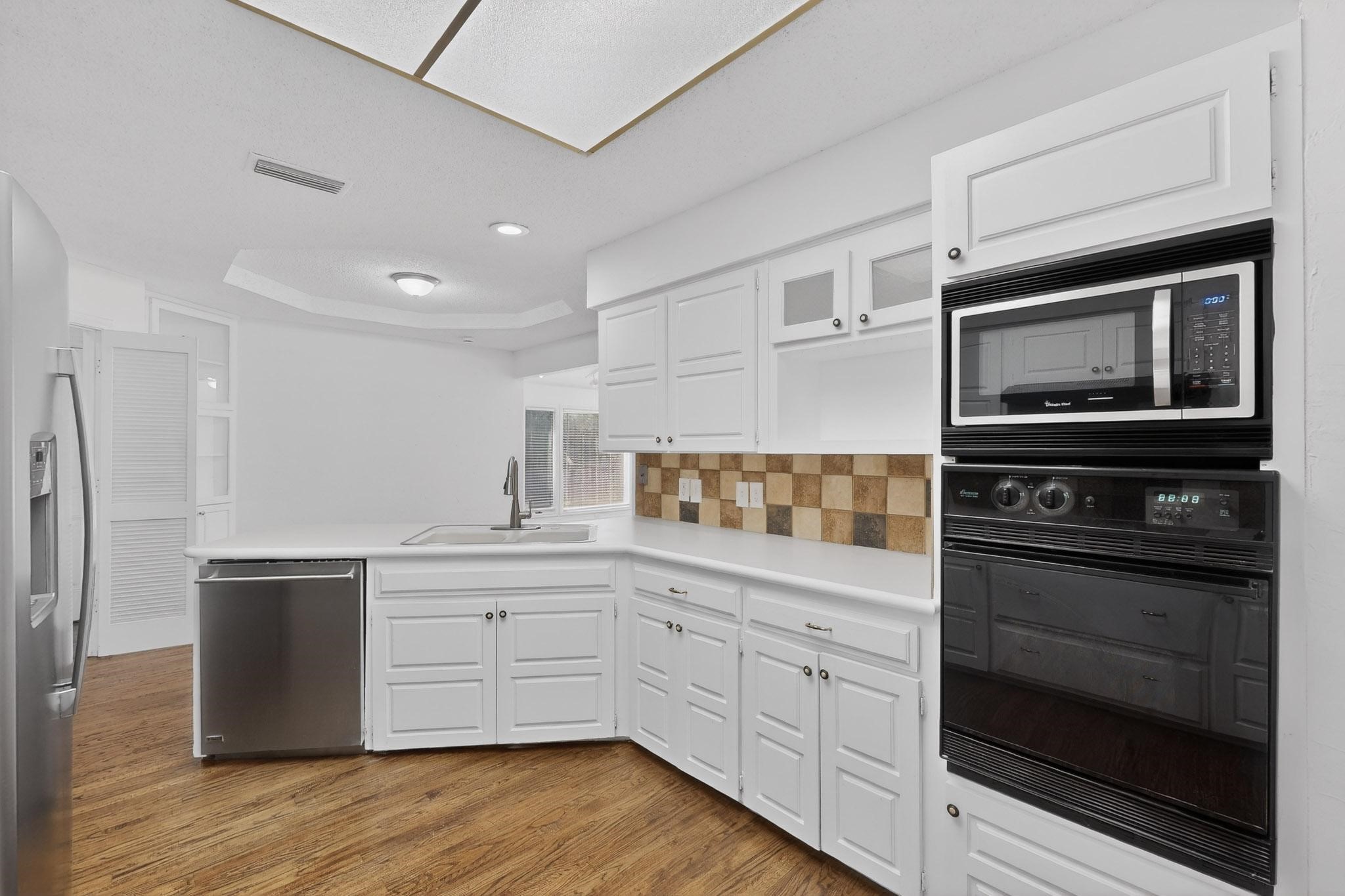 2712 Lincoln Drive Arlington TX 76006