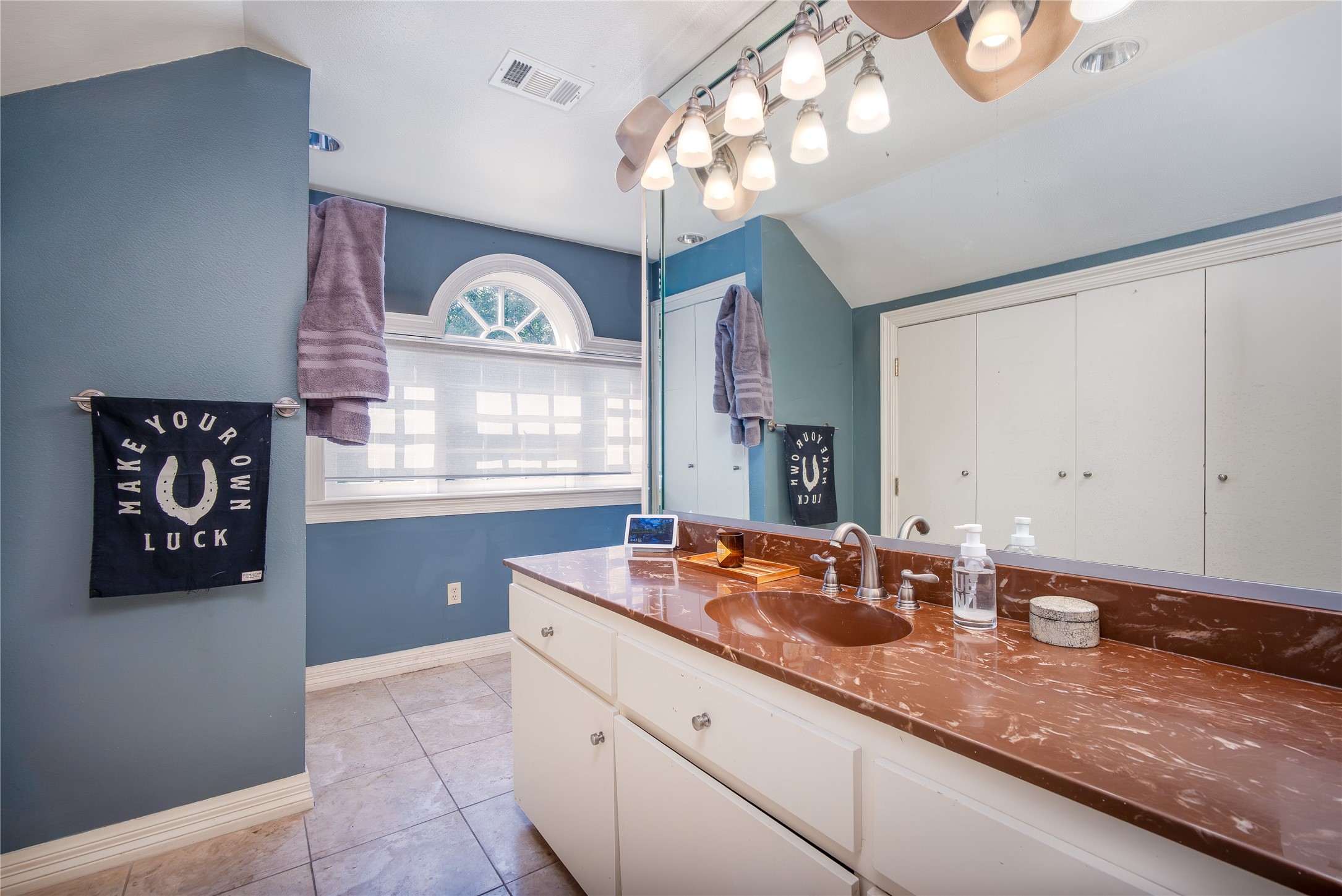 1501 Verano Drive Dallas TX 75218