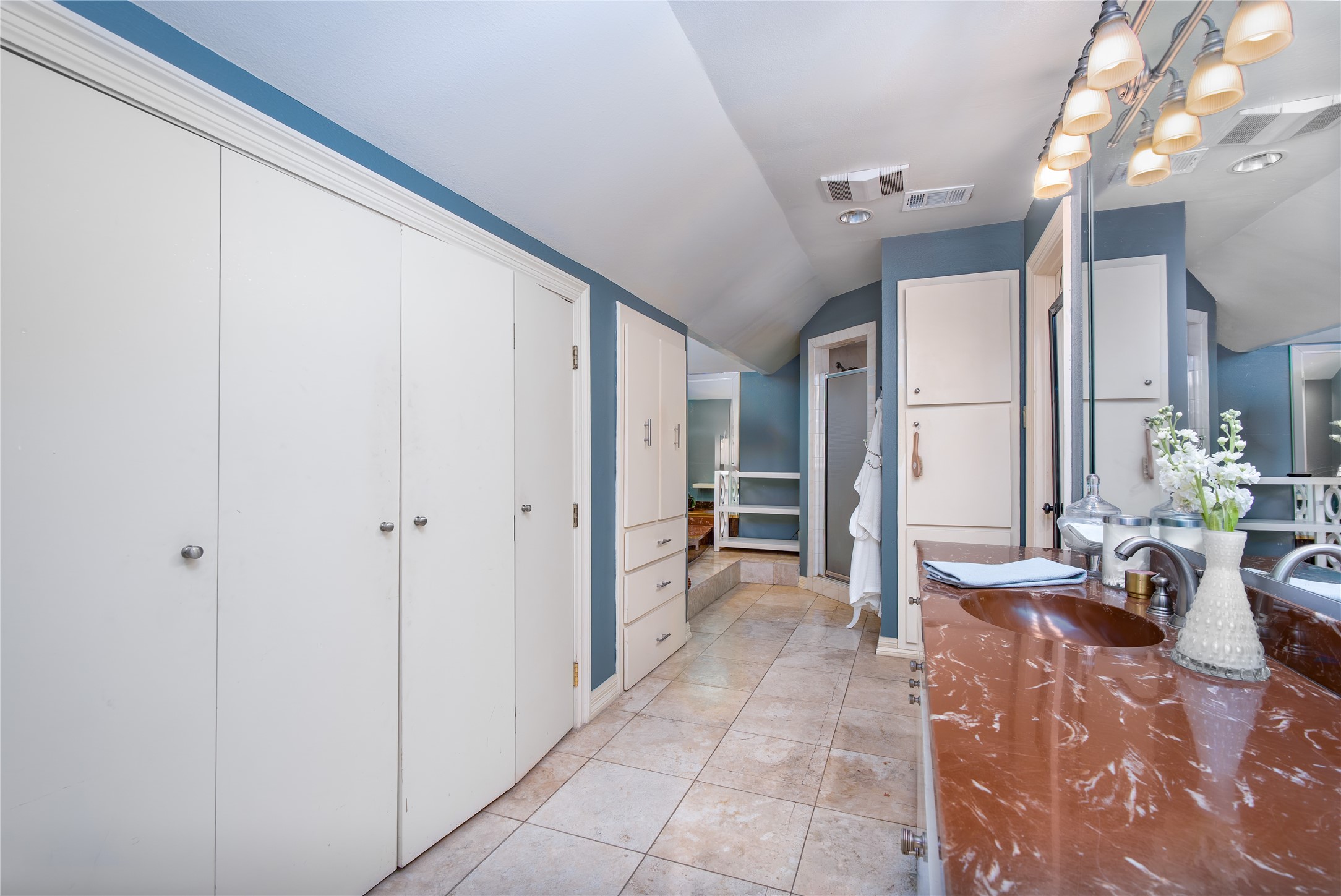 1501 Verano Drive Dallas TX 75218
