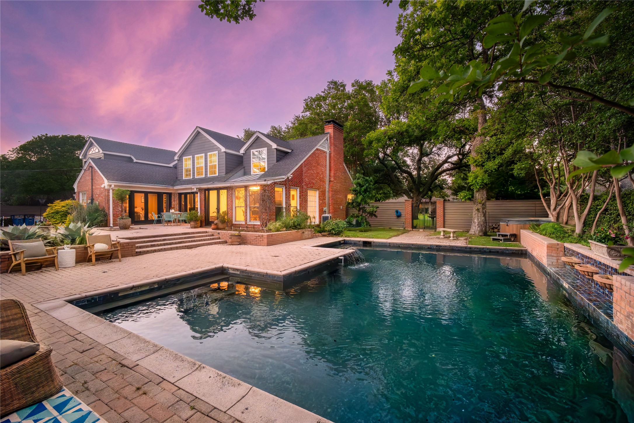 1501 Verano Drive Dallas TX 75218
