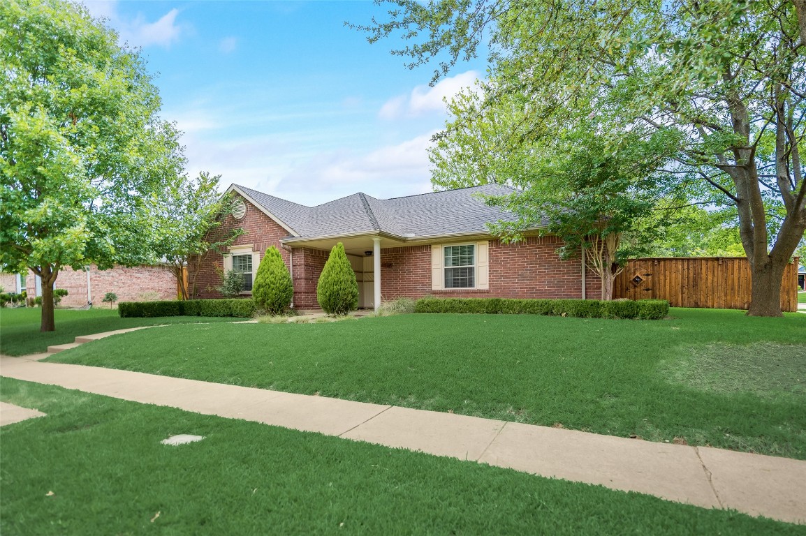 1918 Oak Bend Lane Garland TX 75040