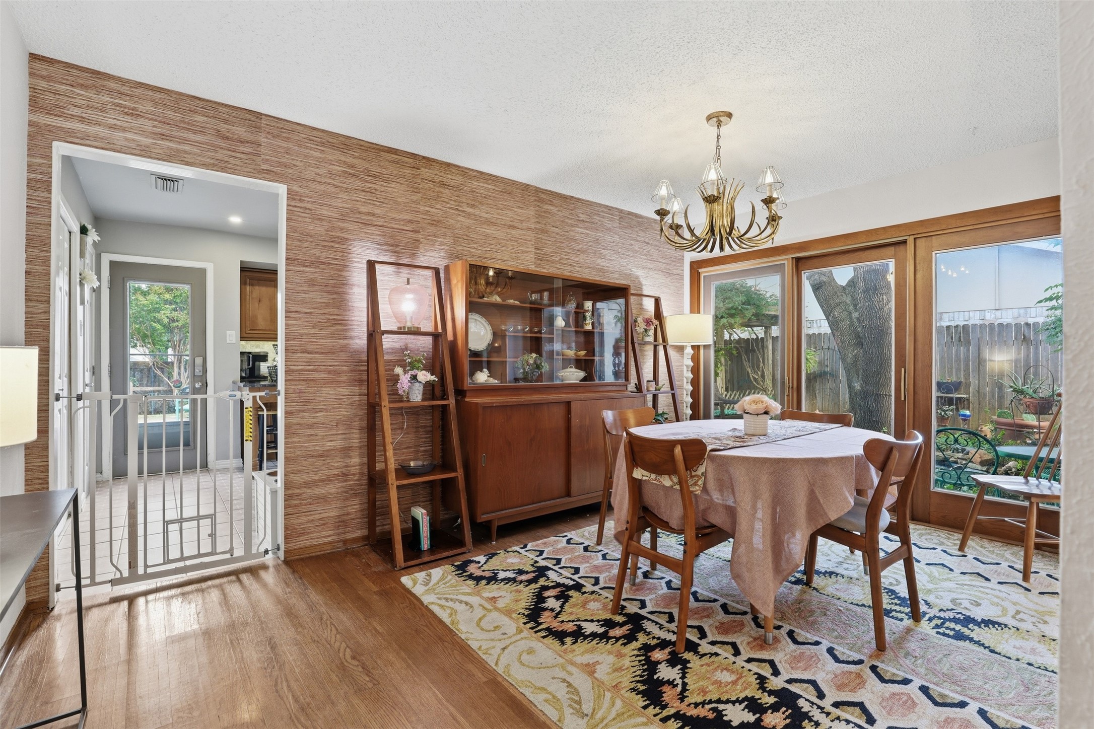 1605 Celeste Court Arlington TX 76012
