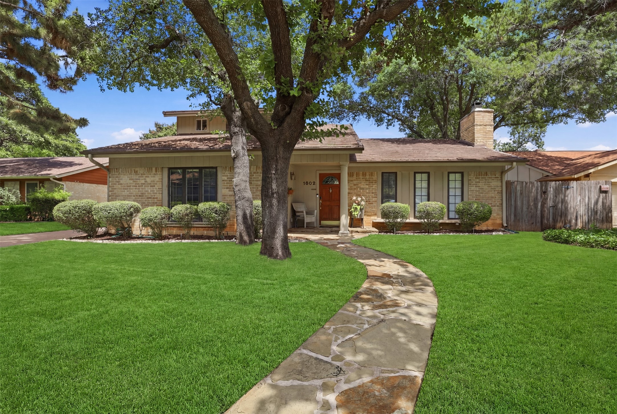 1605 Celeste Court Arlington TX 76012