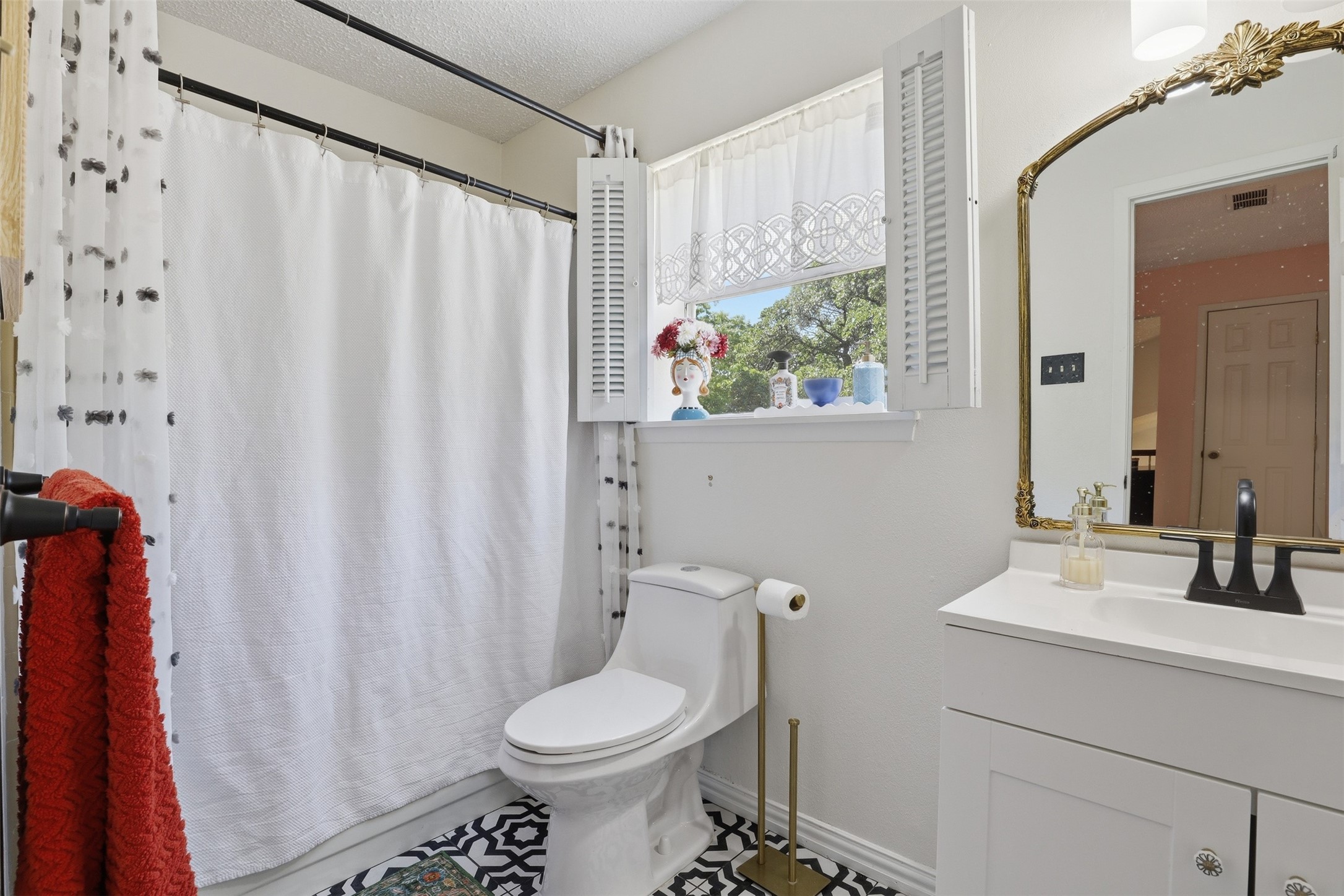 1605 Celeste Court Arlington TX 76012
