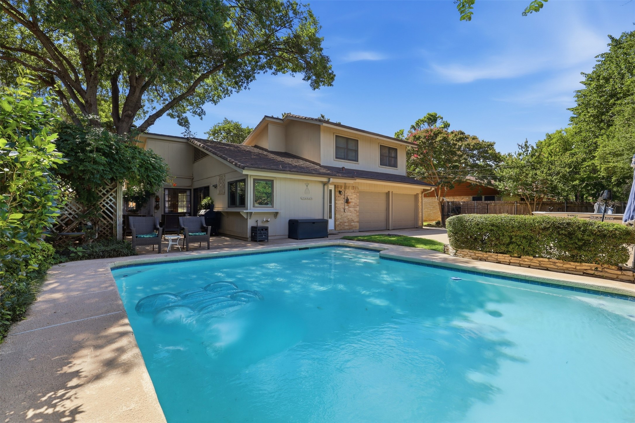 1605 Celeste Court Arlington TX 76012