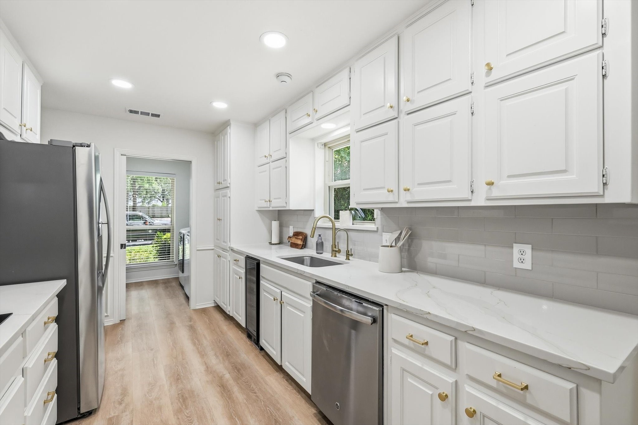 413 Blue Jay Court Bedford TX 76021