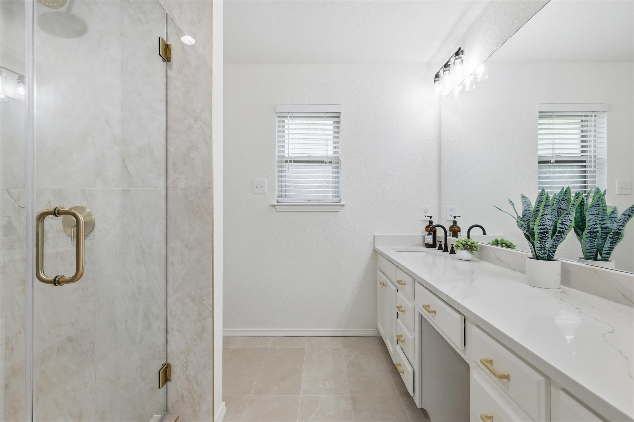 413 Blue Jay Court Bedford TX 76021