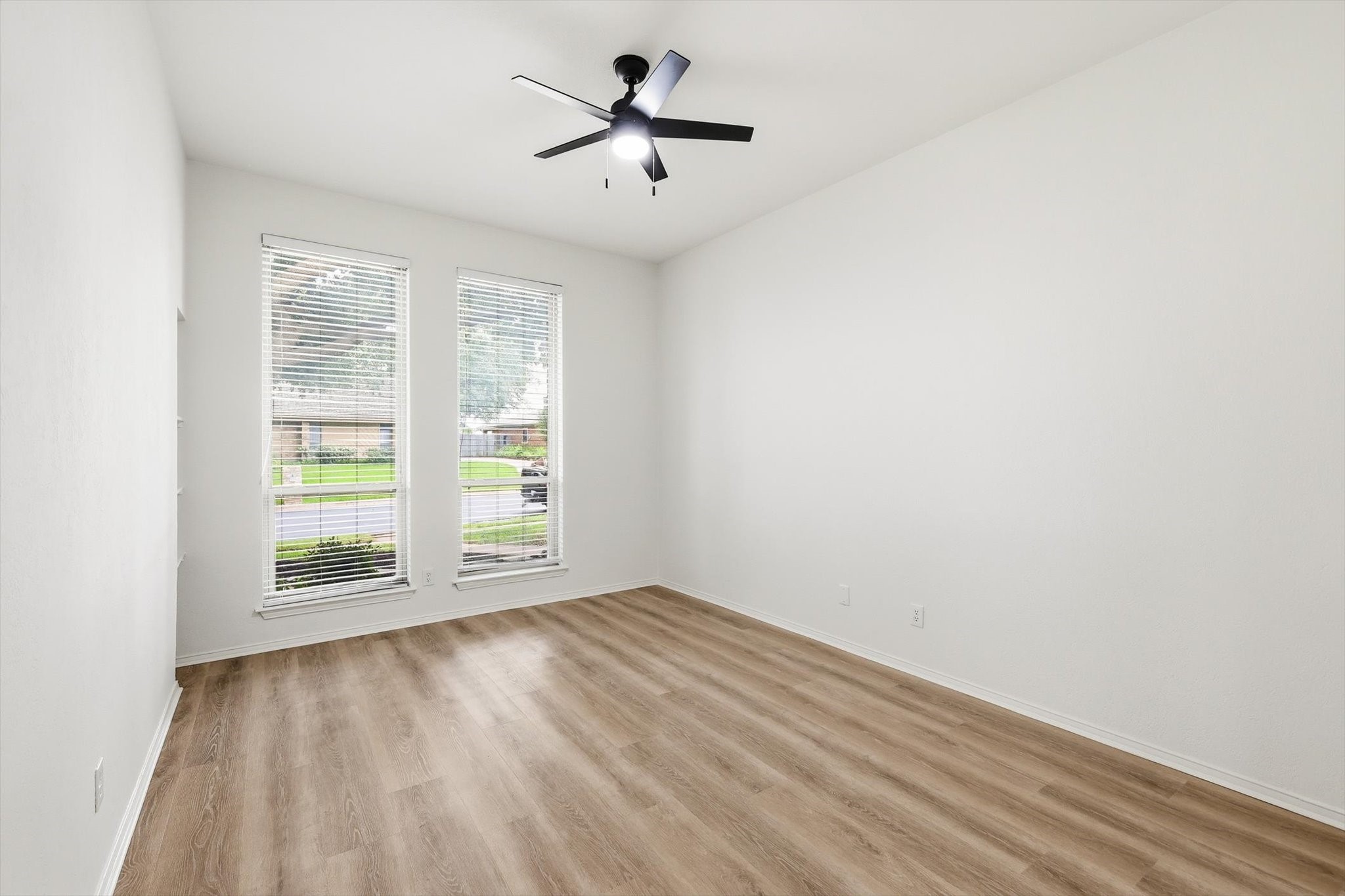 413 Blue Jay Court Bedford TX 76021