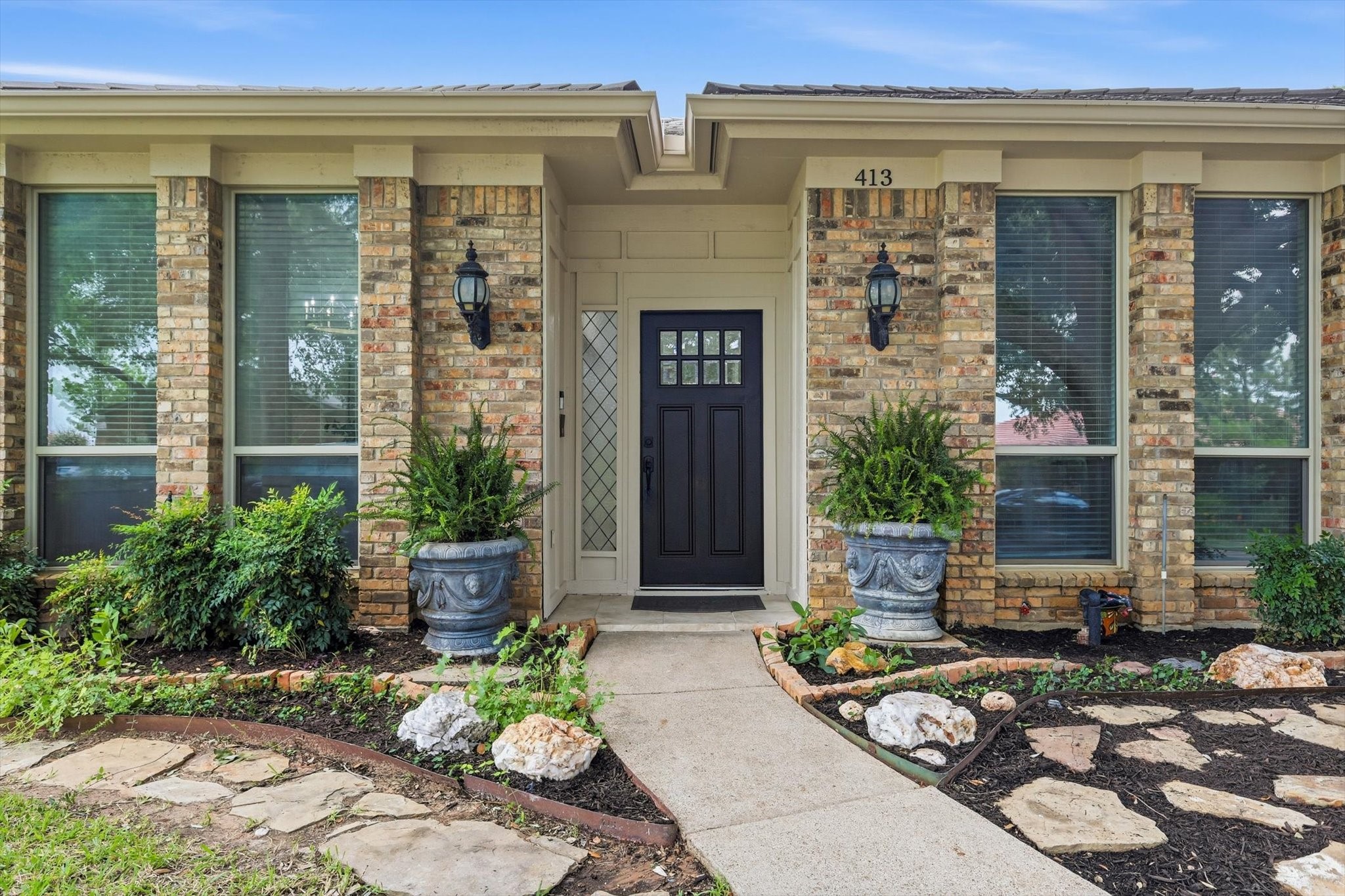 413 Blue Jay Court Bedford TX 76021