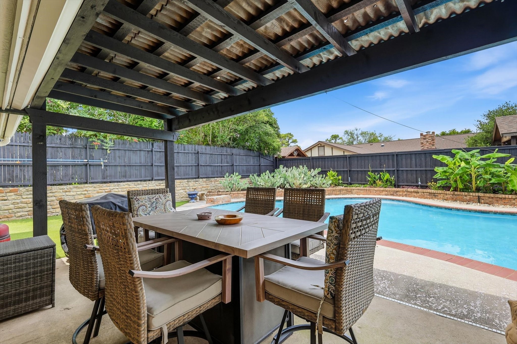 413 Blue Jay Court Bedford TX 76021