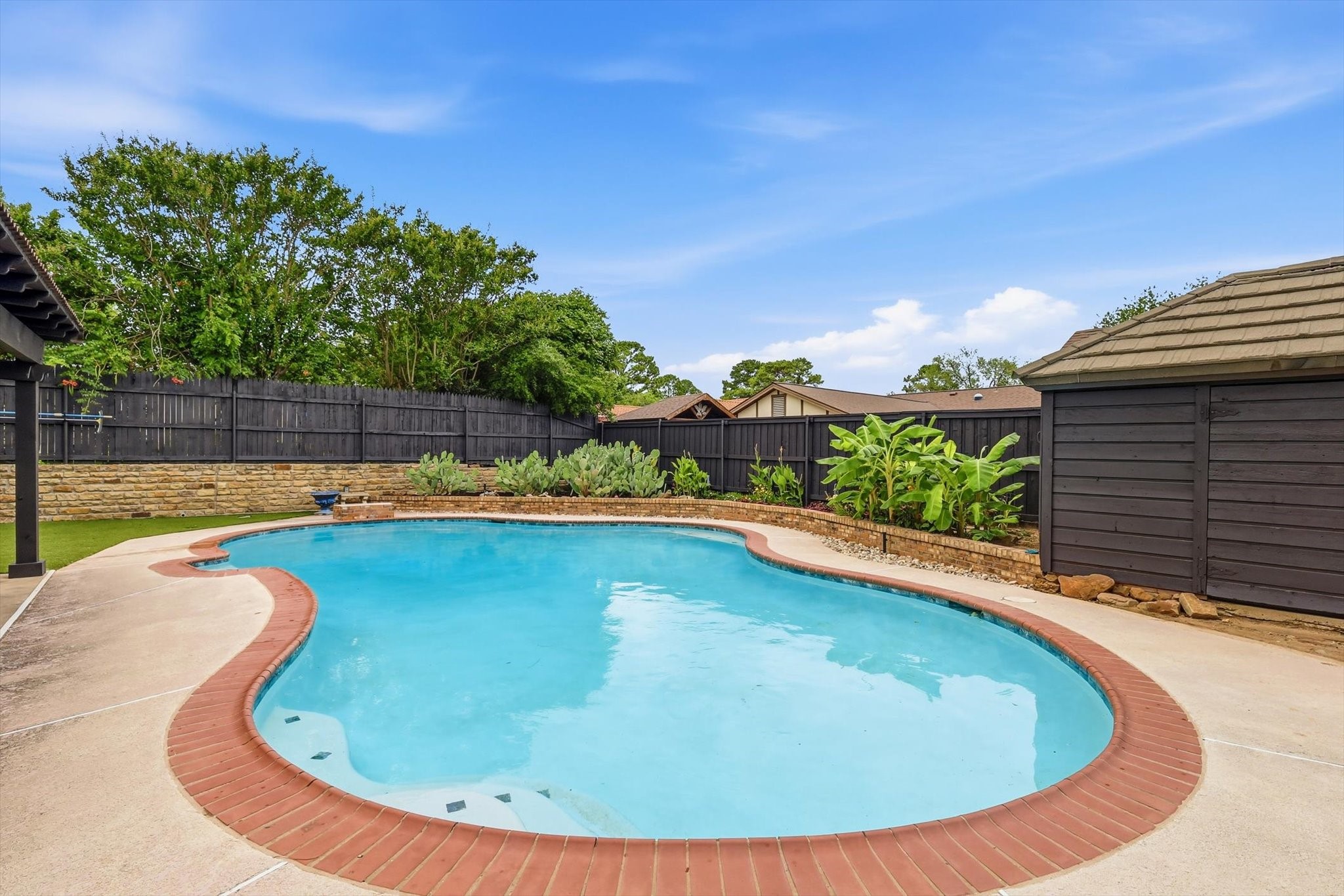 413 Blue Jay Court Bedford TX 76021