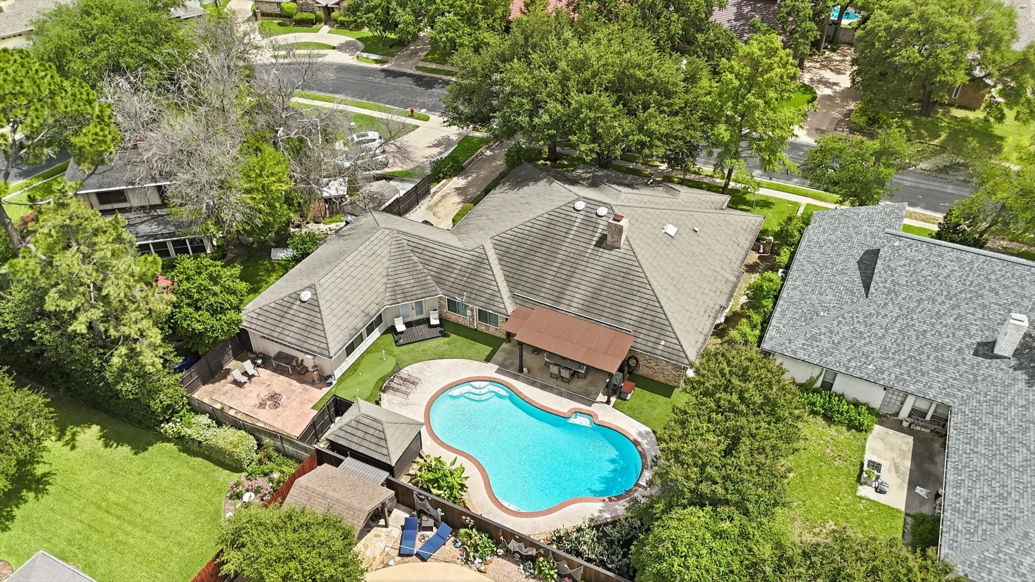 413 Blue Jay Court Bedford TX 76021
