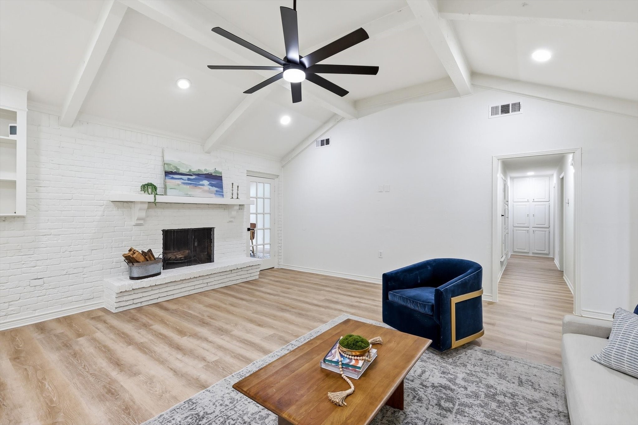 413 Blue Jay Court Bedford TX 76021
