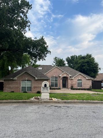 9132 High Oaks Drive North Richland Hills TX 76182