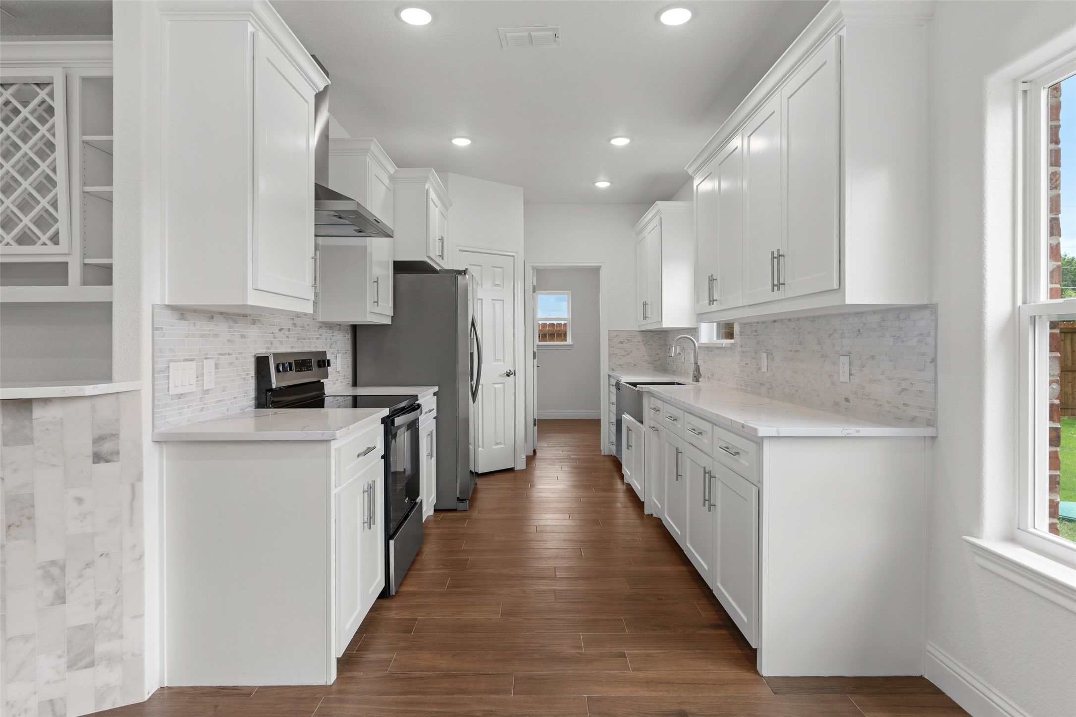 801 Comanche Cove Drive Granbury TX 76048