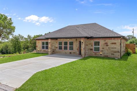 801 Comanche Cove Drive Granbury TX 76048