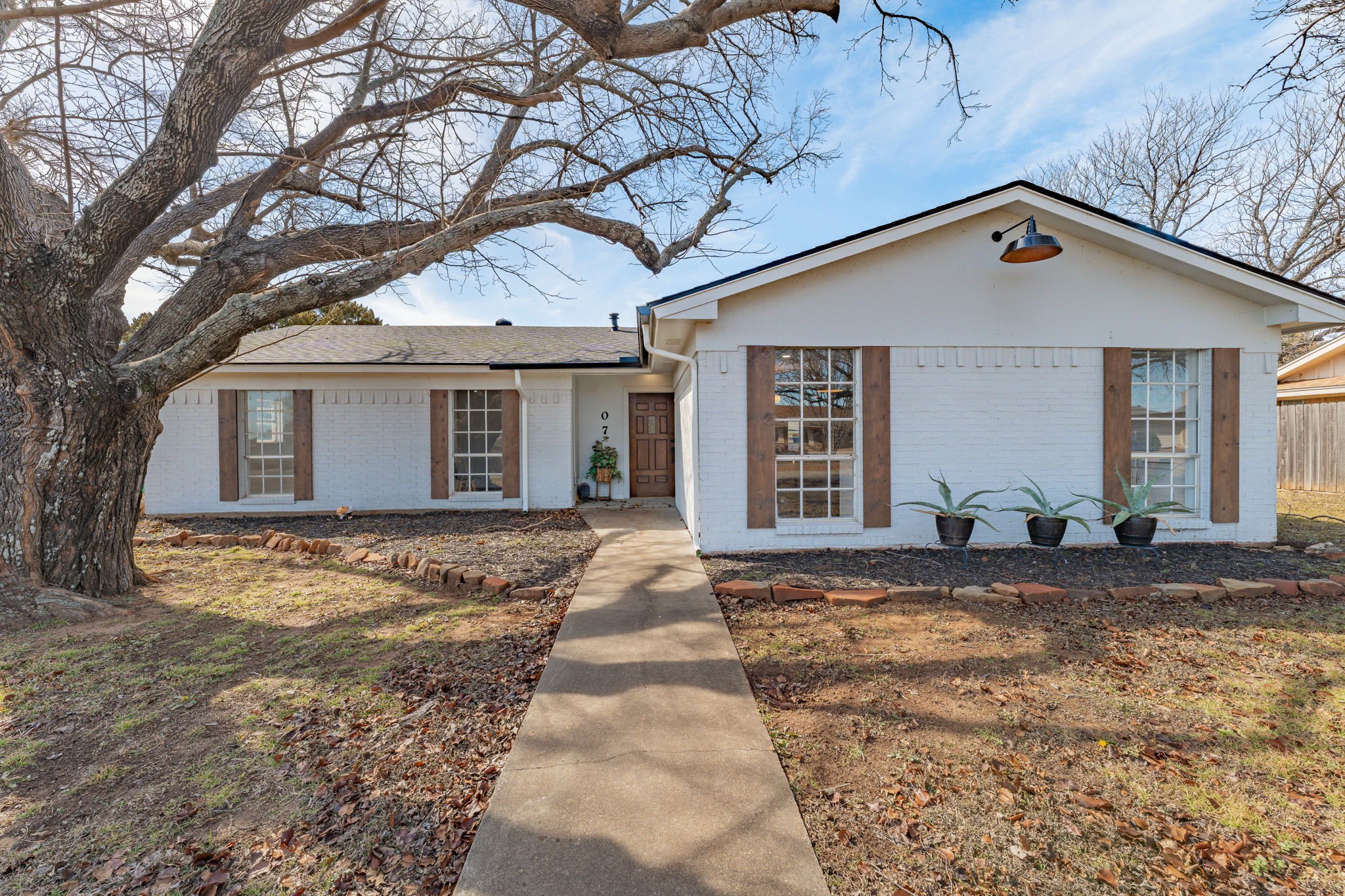 807 Spanish Trail Drive Granbury TX 76048
