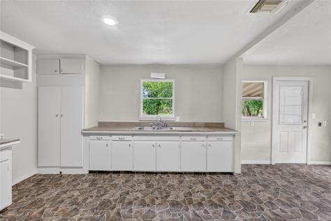 614 SW 15th Avenue Mineral Wells TX 76067
