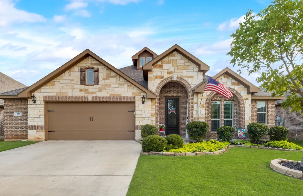 337 Madison Street Burleson TX 76028