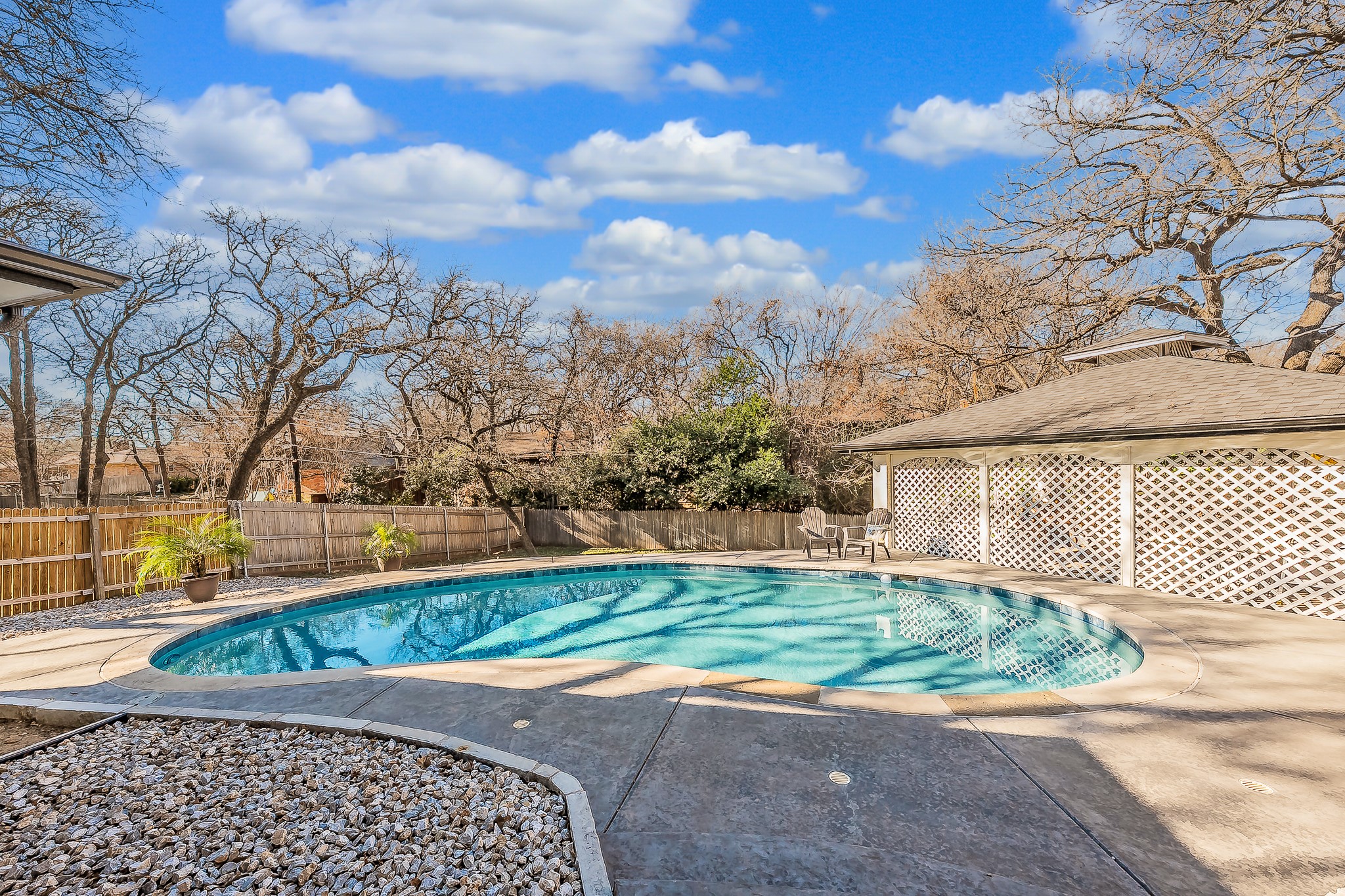 1011 Tanglewood Lane Arlington TX 76012