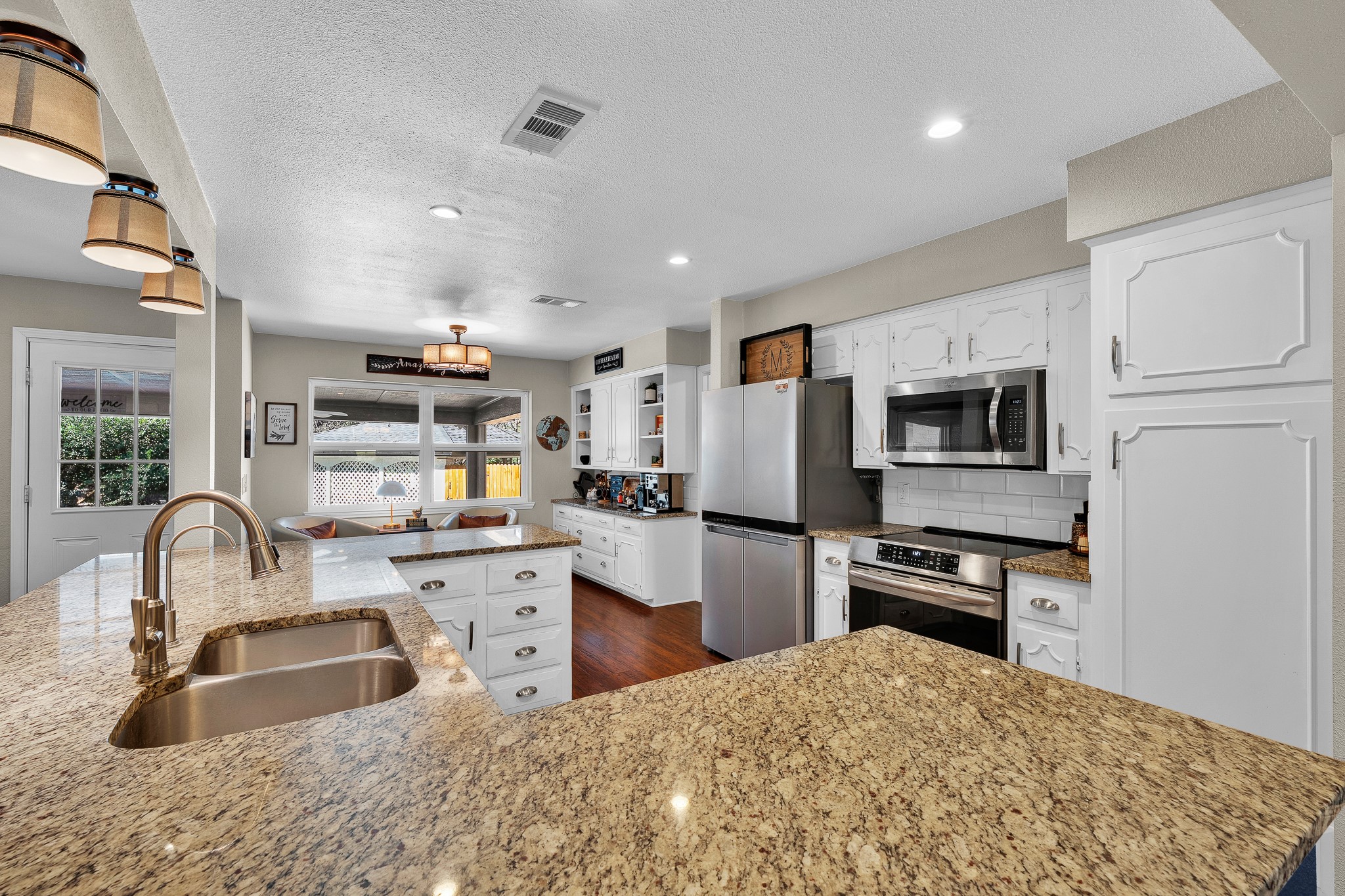 1011 Tanglewood Lane Arlington TX 76012