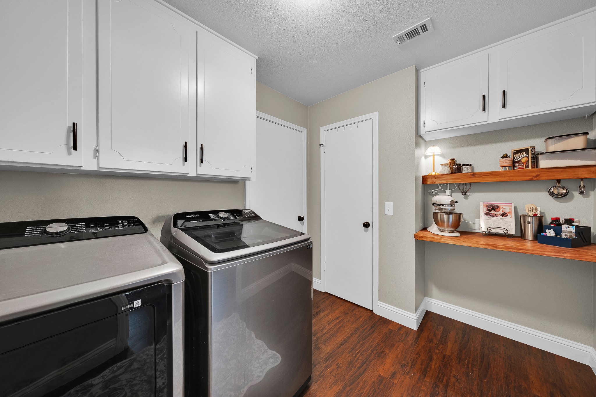 1011 Tanglewood Lane Arlington TX 76012